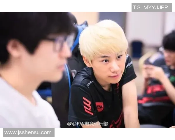 S15LOL赛事中RNG战队意识表现分析与CSGO比赛的精彩对比